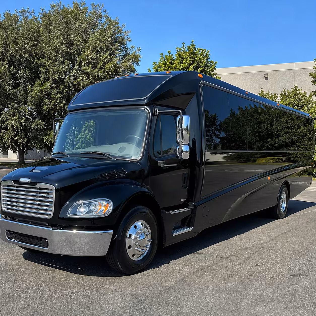 anaheim minibus rentals for csuf and uc irvine game days